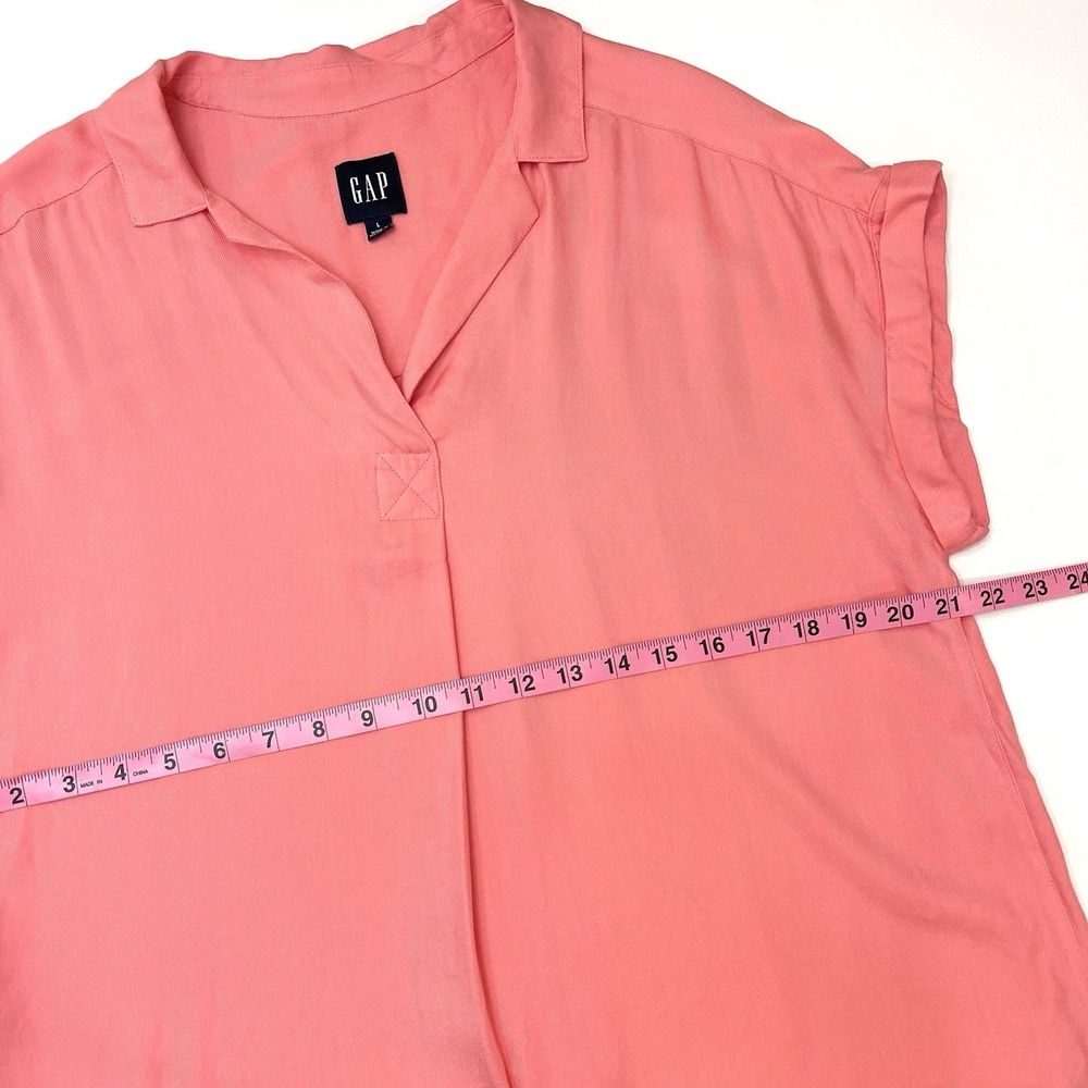 GAP Shirt Womens LG Salmon Short Sleeve Rayon Blend V-Neck Blouse Cap Sleeve - Picture 2 of 7